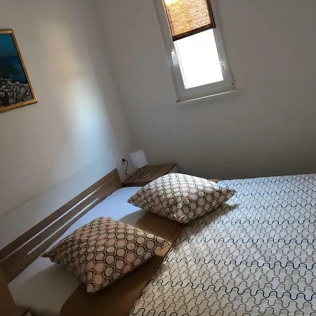 Ana Apartamento *